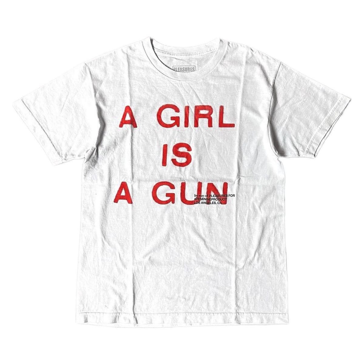 UN T-SHIRT UNE FILLE EST UNE ARME